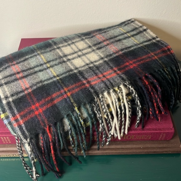 Louisa Perini Accessories - Louisa Perini 100% Cashmere Plaid Rectangle Scarf with Fringe